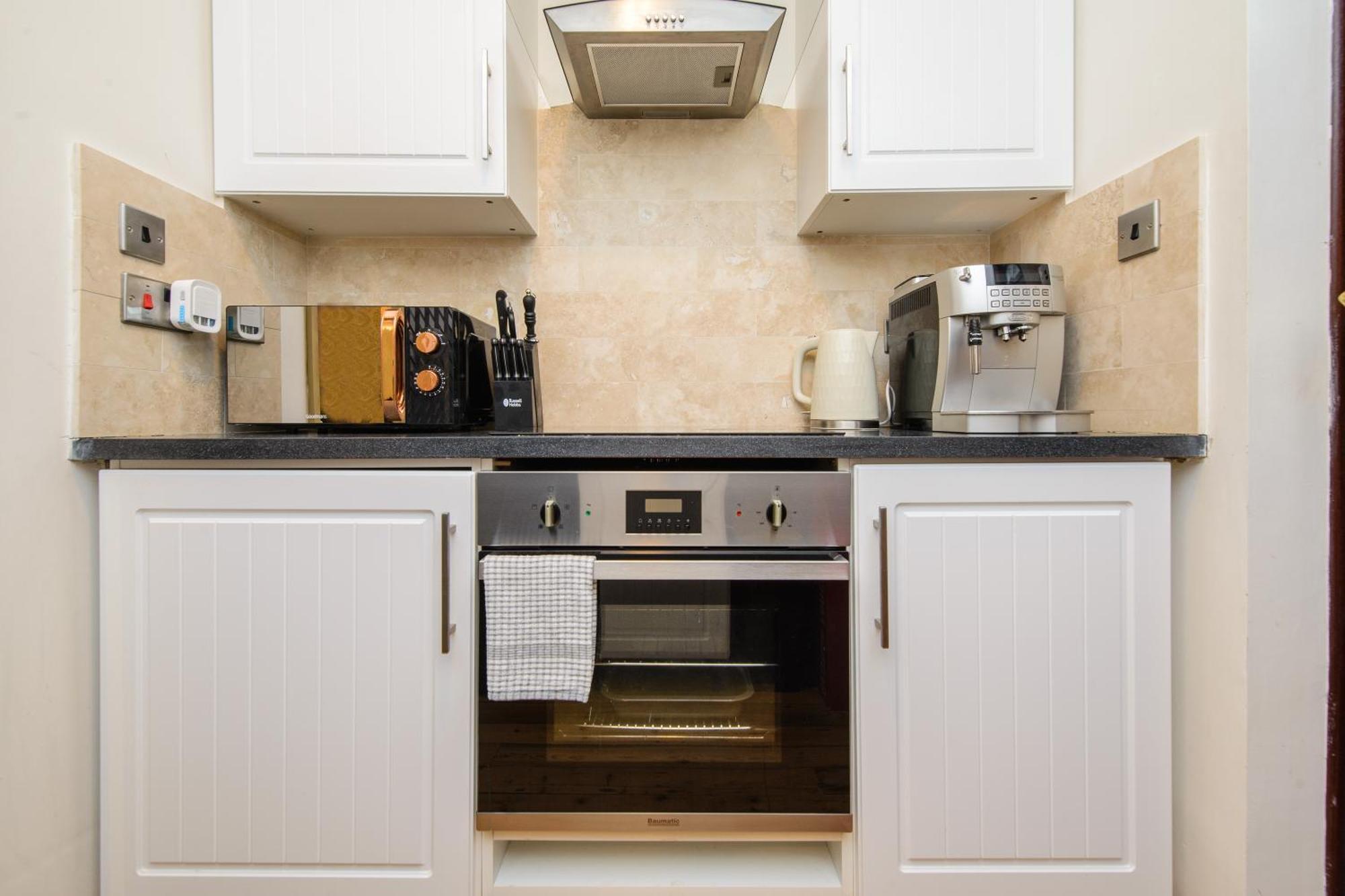 Deluxe 4 Or 5 Bed House With Hot Tub, Cinema Room Sleeps 15 Saffron Walden Ngoại thất bức ảnh