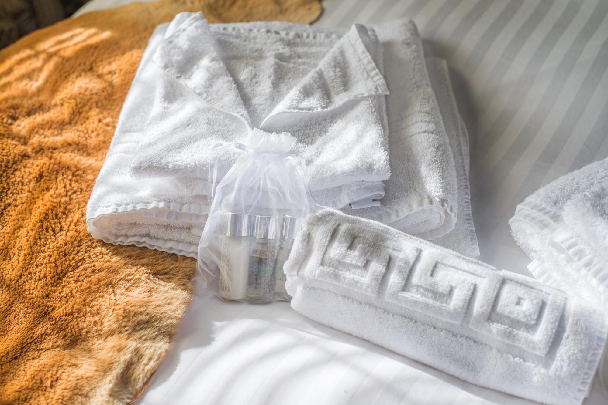 Deluxe 4 Or 5 Bed House With Hot Tub, Cinema Room Sleeps 15 Saffron Walden Ngoại thất bức ảnh