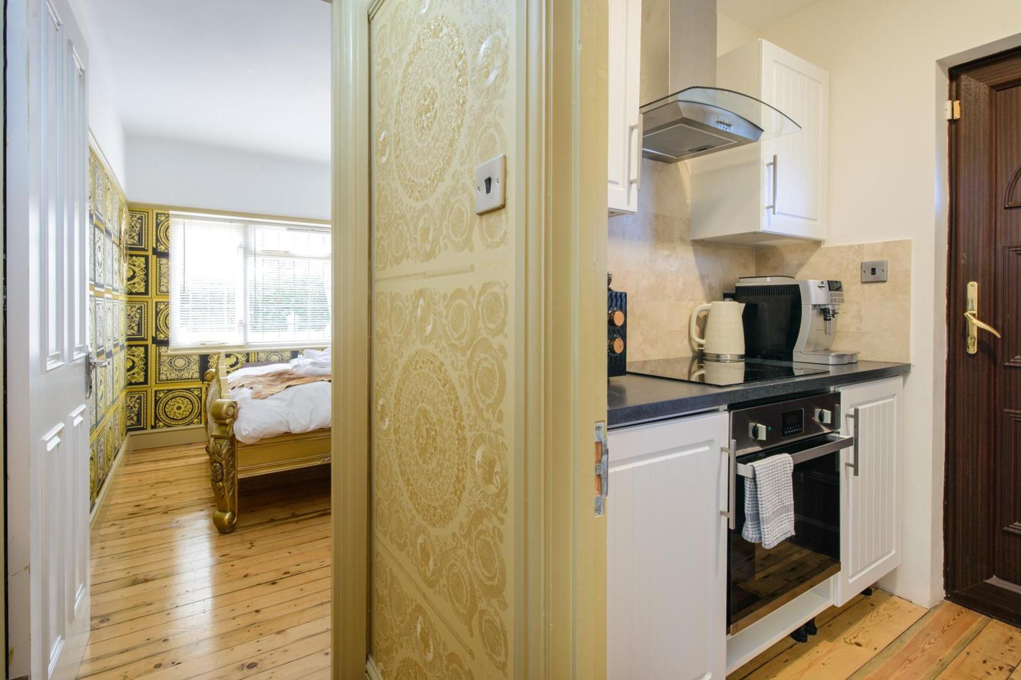 Deluxe 4 Or 5 Bed House With Hot Tub, Cinema Room Sleeps 15 Saffron Walden Ngoại thất bức ảnh