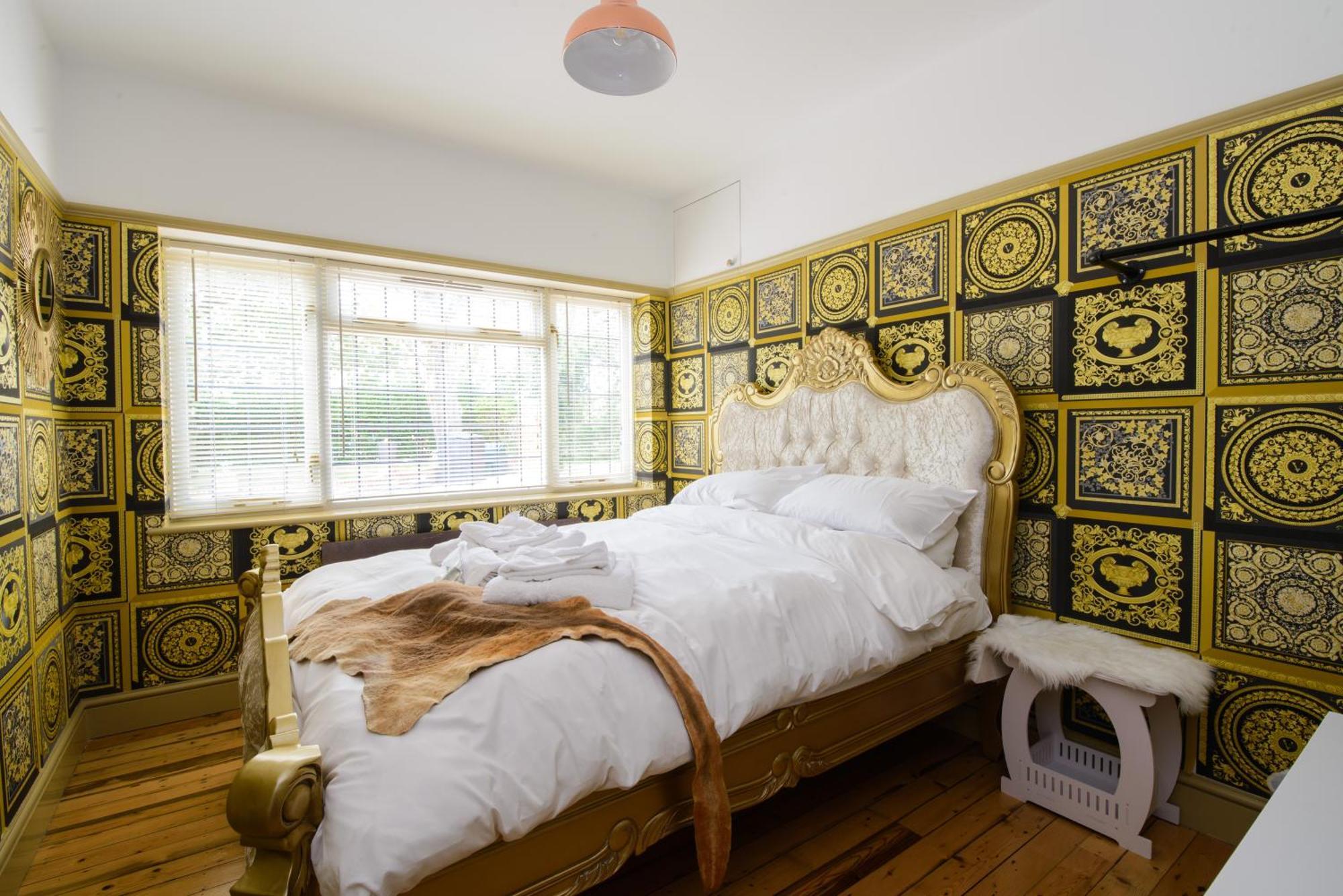 Deluxe 4 Or 5 Bed House With Hot Tub, Cinema Room Sleeps 15 Saffron Walden Ngoại thất bức ảnh