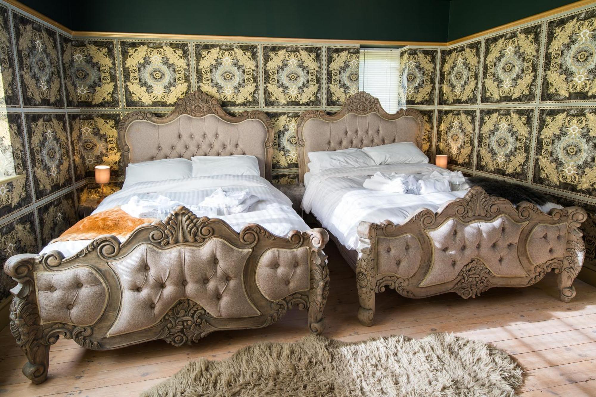 Deluxe 4 Or 5 Bed House With Hot Tub, Cinema Room Sleeps 15 Saffron Walden Ngoại thất bức ảnh