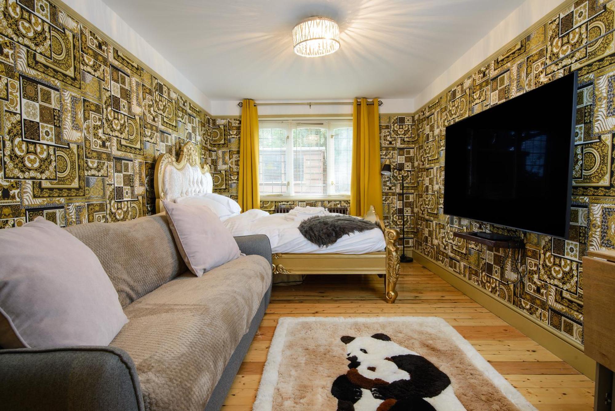 Deluxe 4 Or 5 Bed House With Hot Tub, Cinema Room Sleeps 15 Saffron Walden Ngoại thất bức ảnh
